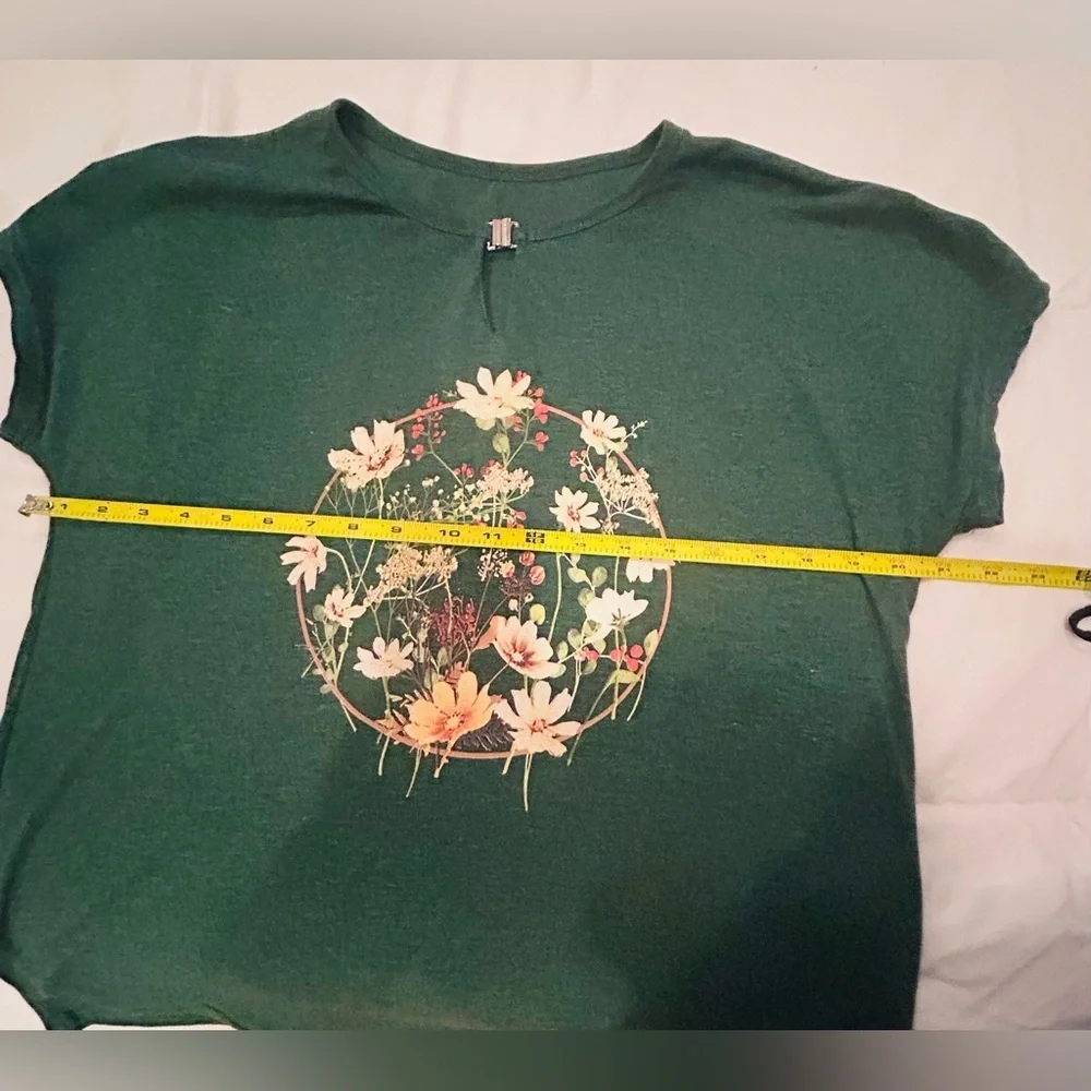 Green floral print tee shirt  women large - Picture 4 of 4